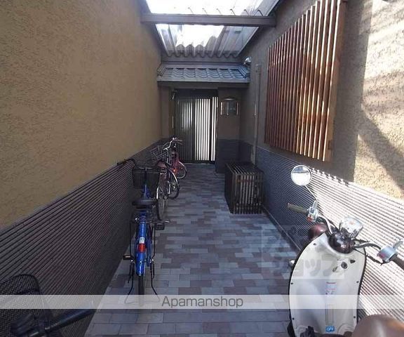 アドミ西院の外観写真