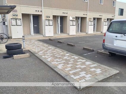 レオパレスクレセント[1K/23.61m2]のエントランス