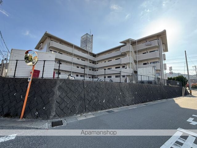 脇坂マンションの外観写真