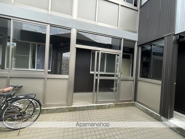 シャレード藤P棟の玄関写真