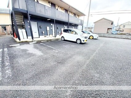 ラフィーネＳ・Ｔ　Ｂ[1K/26.46m2]の駐車場1