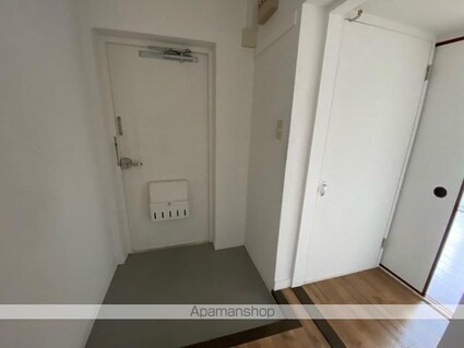ヴィラナリー屋島[2LDK/54.38m2]の玄関