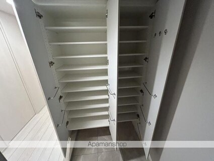 ルフォンプログレ上野御徒町[2LDK/45m2]の玄関
