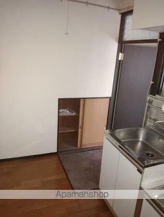 菅野荘[2K/26.02m2]の玄関