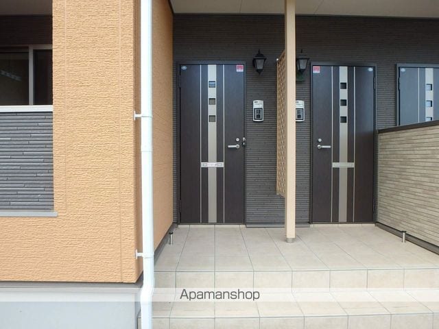 トリニティ岩村田 IIの玄関写真