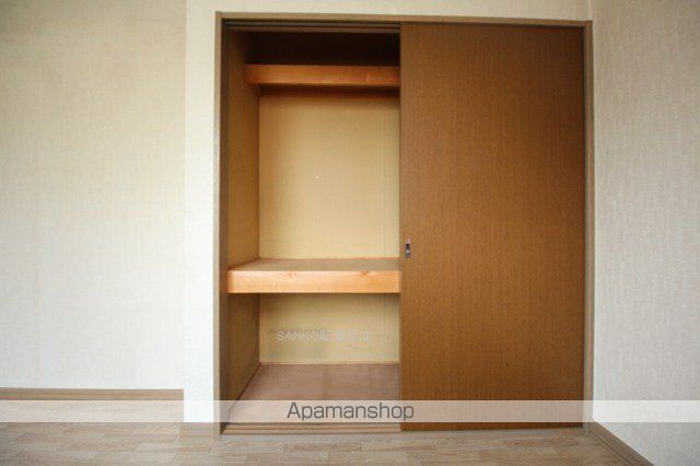 プラドール平和の内装写真