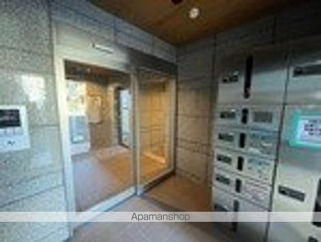 ES−GRANDE西新宿の玄関写真