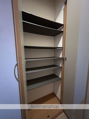 フローラ江波の内装写真