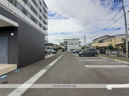 ラ・ルーチェＫ[1R/30.85m2]の駐車場