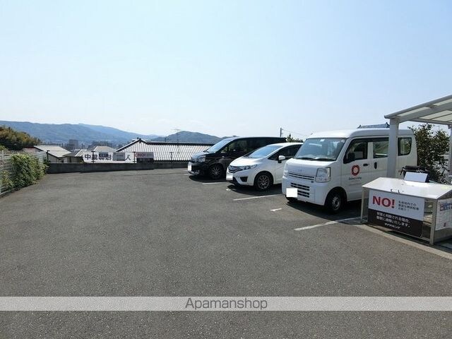 サニーヒル[2LDK/62.1m2]の駐車場
