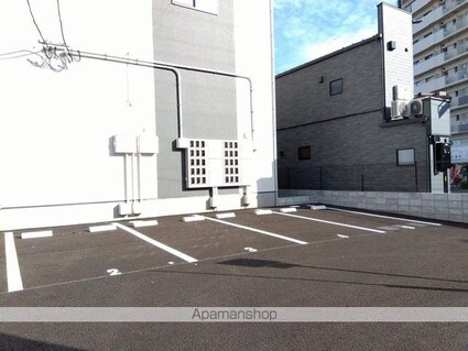Ｇ－ＣＲＥＳＴ土樋[1R/26.45m2]の駐車場