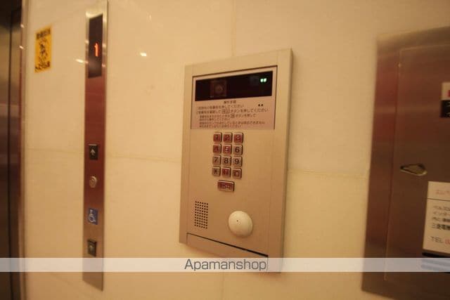 ガレリア竹町ビルの玄関写真