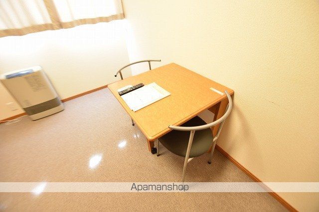 レオパレスカーミーエルムの内装写真