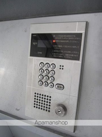 西新南スペーススクエアの玄関写真
