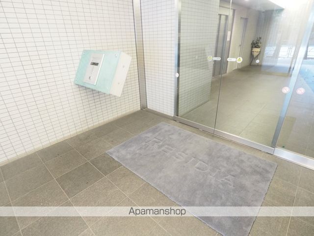 レジディア文京本駒込の玄関写真
