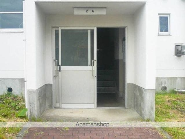 ビレッジハウス岩木1号棟の玄関写真