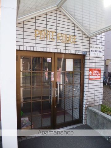 ペントルージュの玄関写真