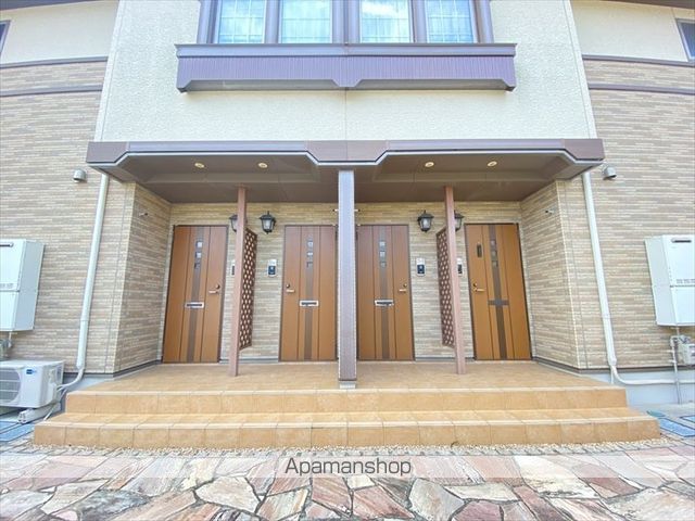 モンリーブルIの玄関写真