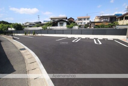 ルフレ[2LDK/59.58m2]の駐車場2