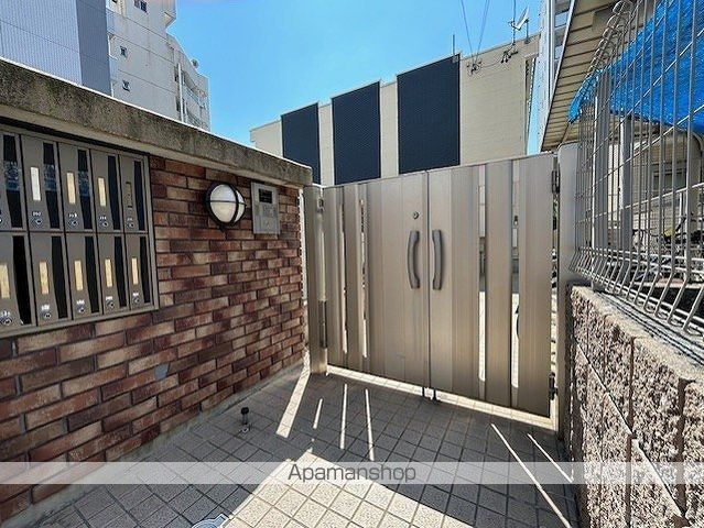 レオネクストNANAの玄関写真
