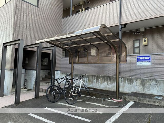 スターライト子平町の玄関写真