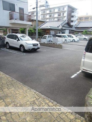 ハーベスト弐番館[1LDK/42.37m2]の駐車場