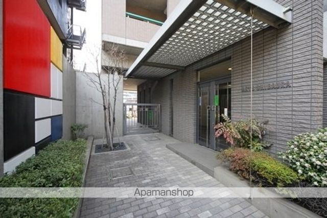 アーツ芝浦の玄関写真