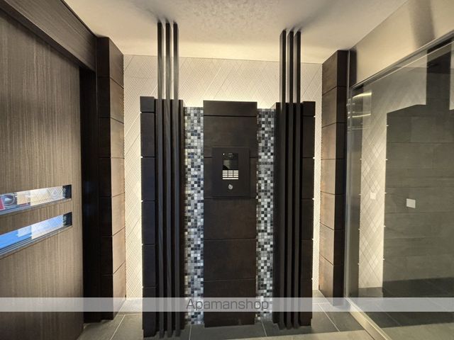 LA DOUCEUR谷町の玄関写真
