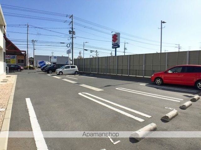 ロード　ナカシマ[1LDK/40.09m2]の駐車場2