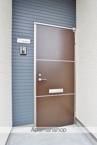 徳島線 蔵本駅 徒歩8分 2階建 築15年の玄関写真