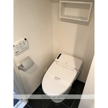 コンフォリア池袋[1R/32.82m2]のトイレ