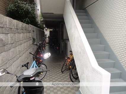 ダイヤアクティ三軒茶屋[1R/15.81m2]の共用部2
