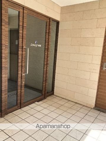 リファレンス城崎の玄関写真