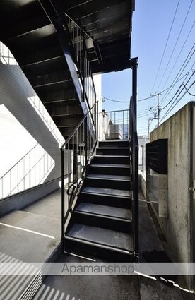 東京都世田谷区上馬５丁目[1K/17.07m2]のエントランス