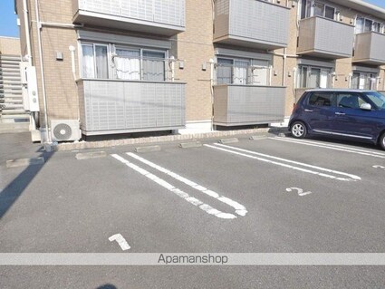 ヴィラセゾン６[1LDK/37.53m2]の駐車場