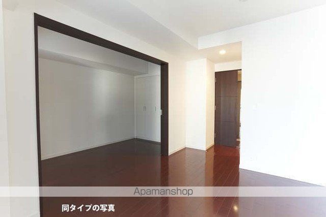 コンフォリア東池袋WESTの内装写真