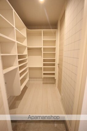 東京都立川市高松町２丁目[1LDK/56.9m2]の収納