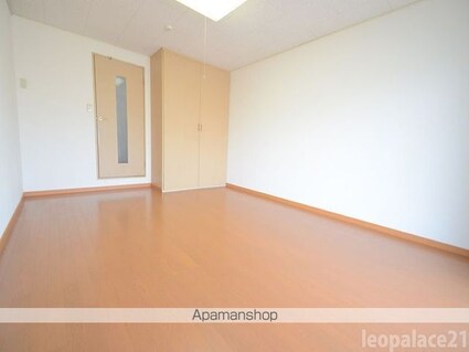 レオパレスレミュール[1K/26.49m2]のリビング・居間1