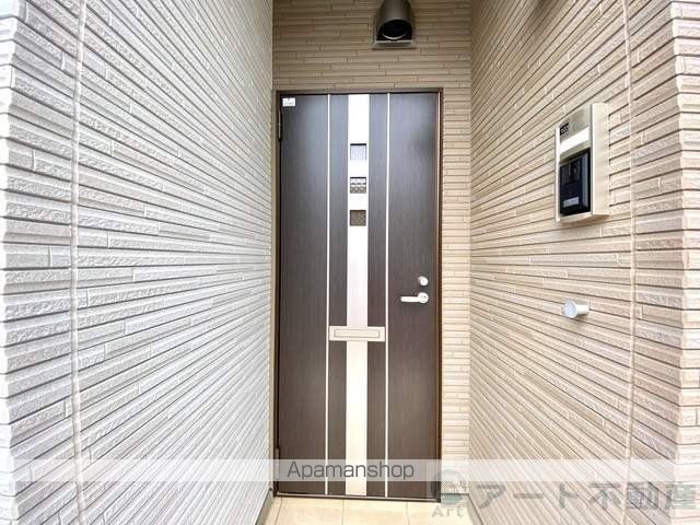 キャトルセゾン北久米 IIIの玄関写真