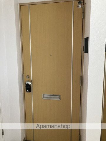 サンシャルム万代の玄関写真