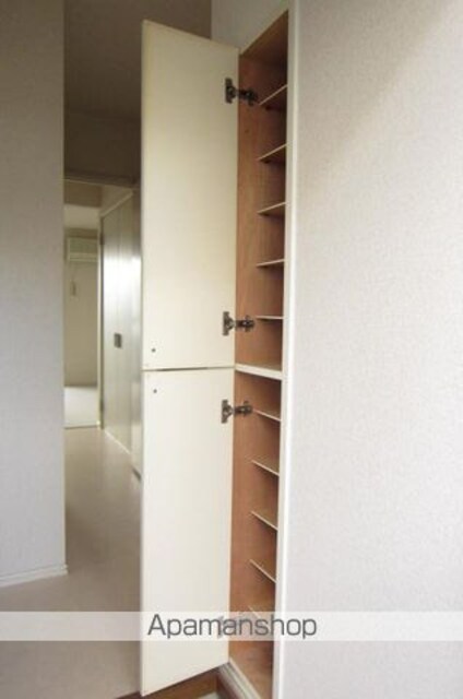 岡山県岡山市北区新屋敷町２丁目[1R/29.6m2]の玄関