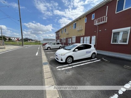 エレガント　スカイ[1LDK/44.39m2]の駐車場