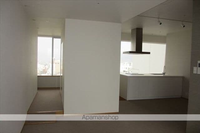 和歌山県和歌山市十番丁[2LDK/141.45m2]の内装1