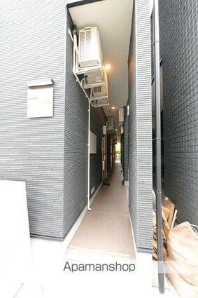 ハーモニーテラス三園Ａ[1R/15.43m2]のエントランス