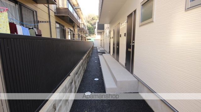 レユシール中山中町の玄関写真