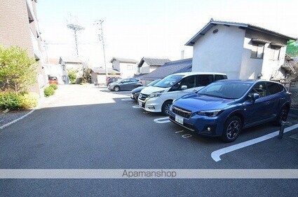 Ｒｅｆｉｓｉａ　Ｇａｒｄｅｎ上安　Ⅰ番館[1LDK/46.37m2]の駐車場2