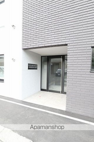 CITY RESIDENCE新道東の玄関写真