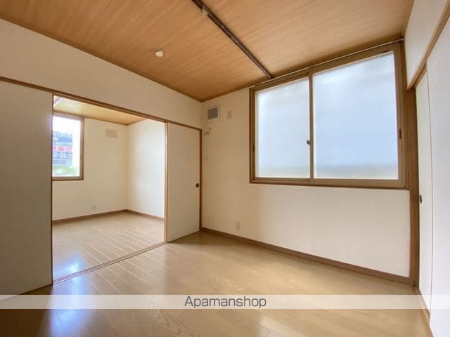 函館市 2階建 築39年の内装写真