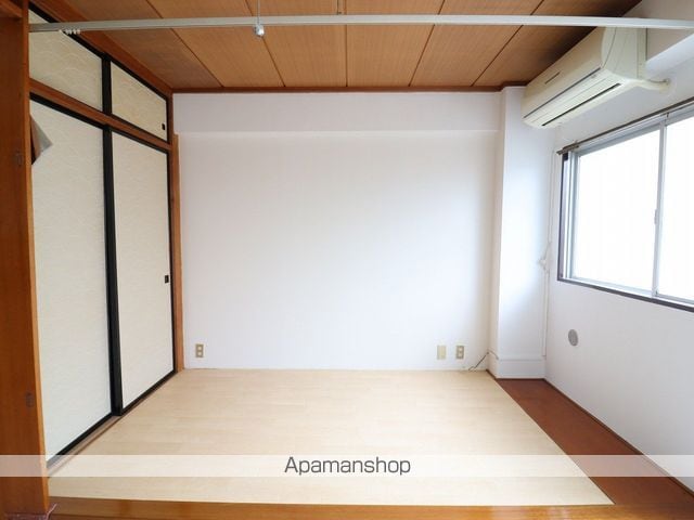 ハイデンス荒池の内装写真