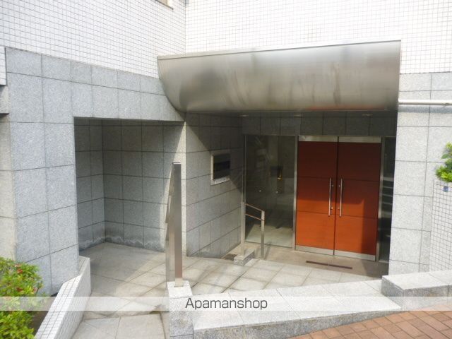 コンフォリア目黒長者丸の玄関写真